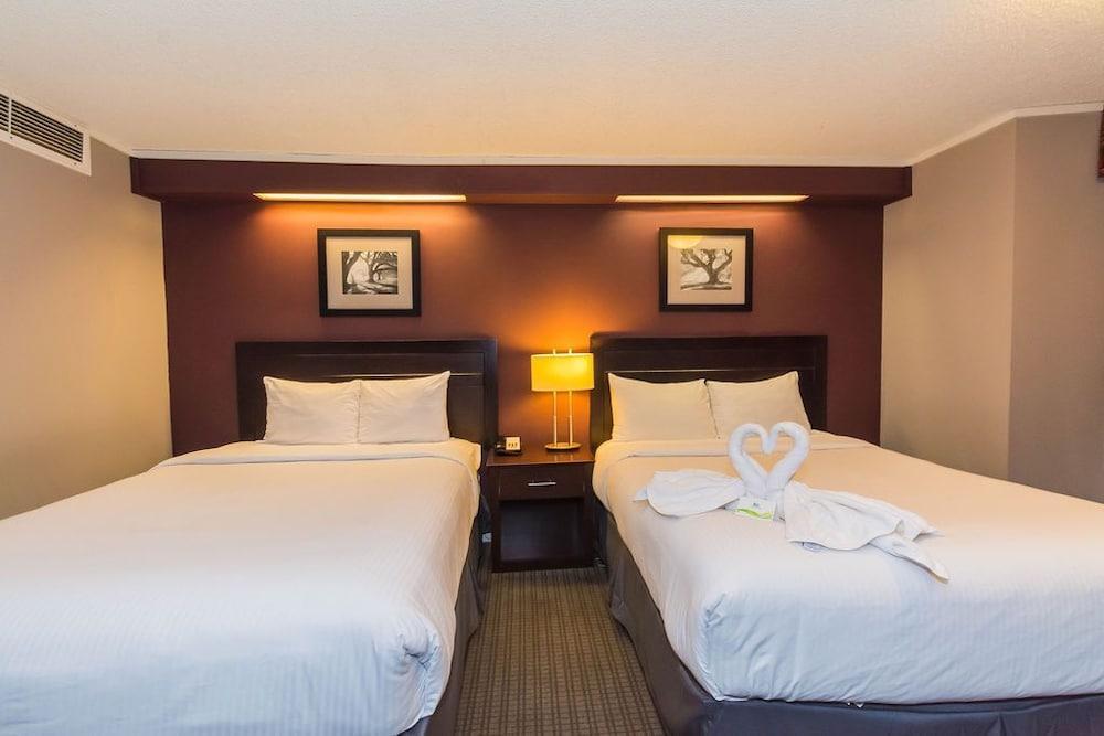 Coliseum Inn Edmonton Ngoại thất bức ảnh