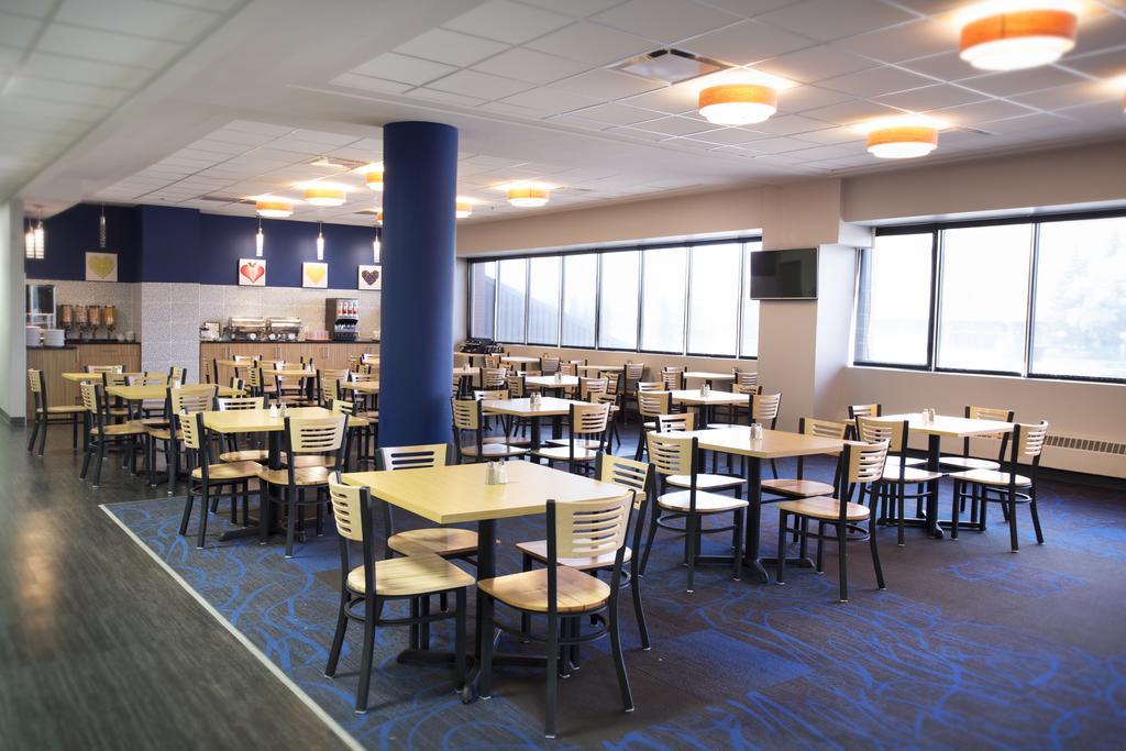 Coliseum Inn Edmonton Ngoại thất bức ảnh