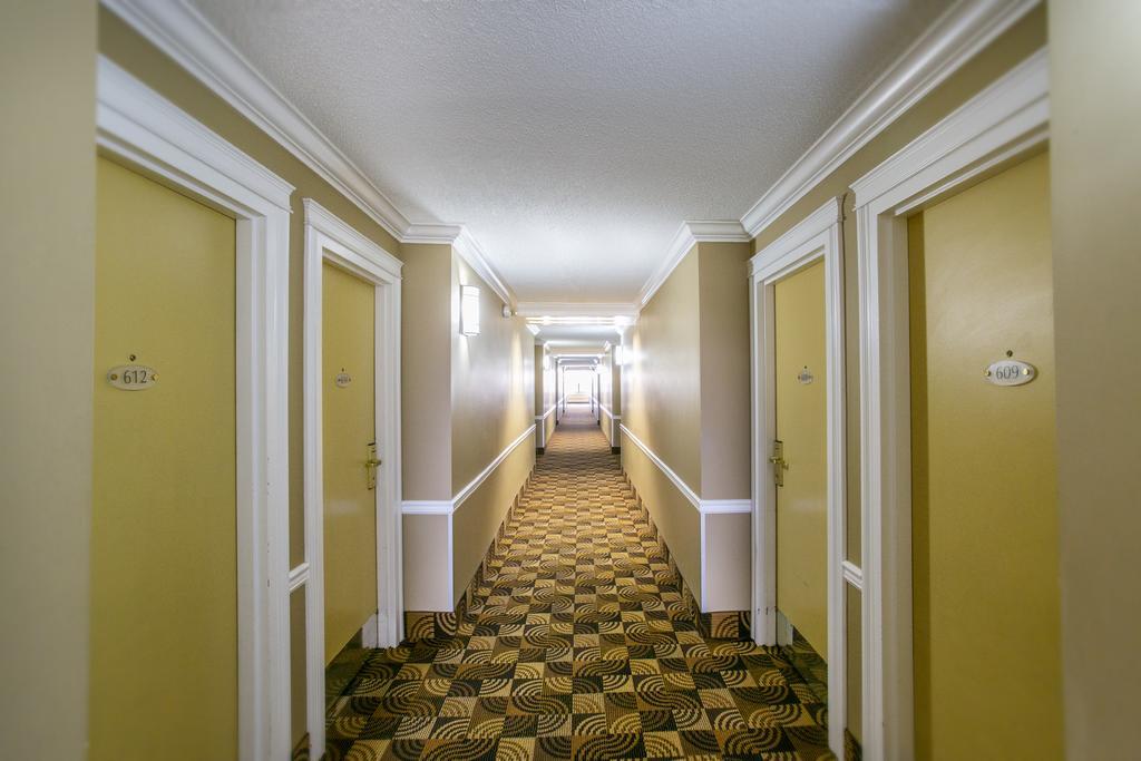 Coliseum Inn Edmonton Ngoại thất bức ảnh