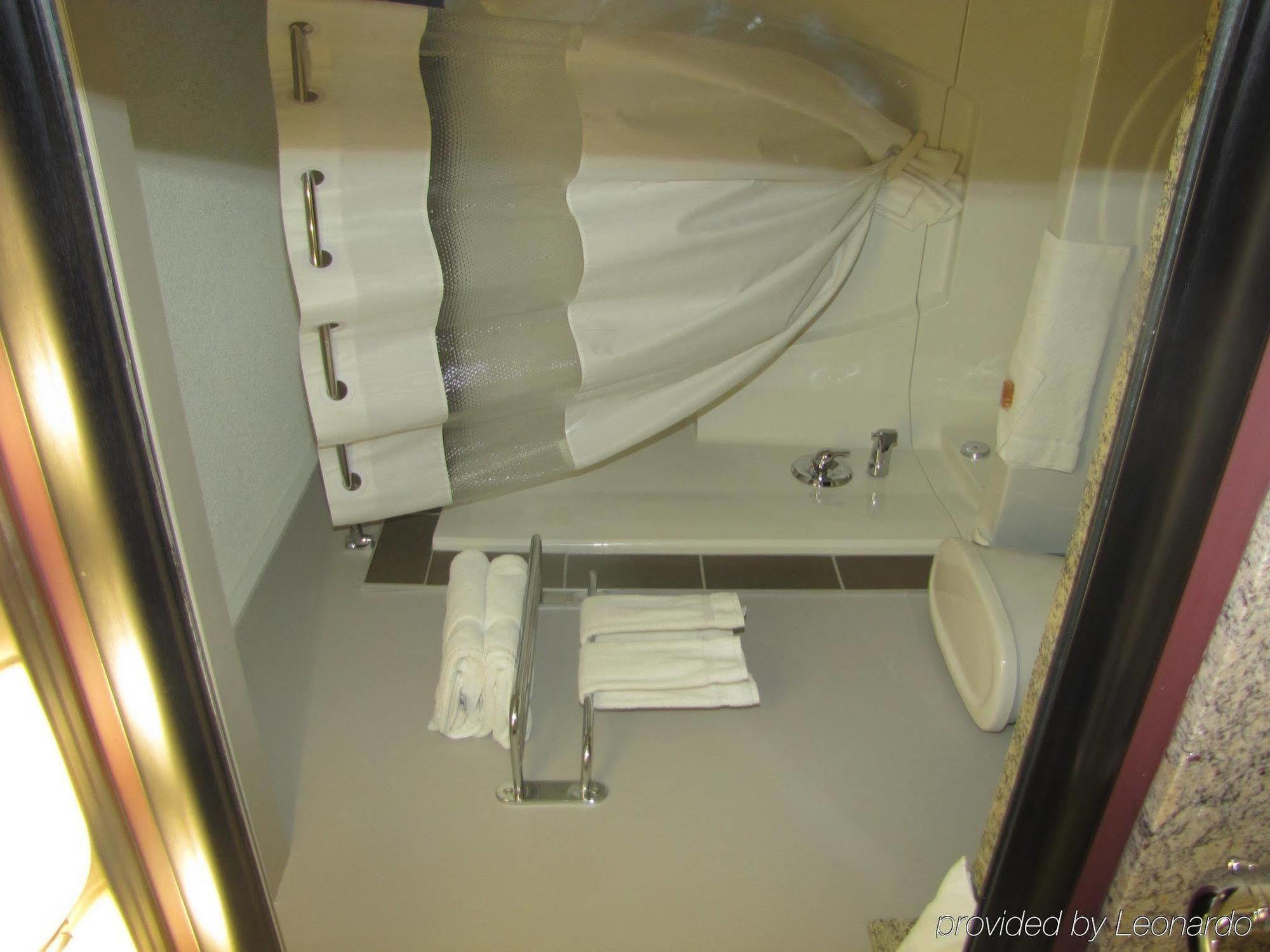 Coliseum Inn Edmonton Phòng bức ảnh