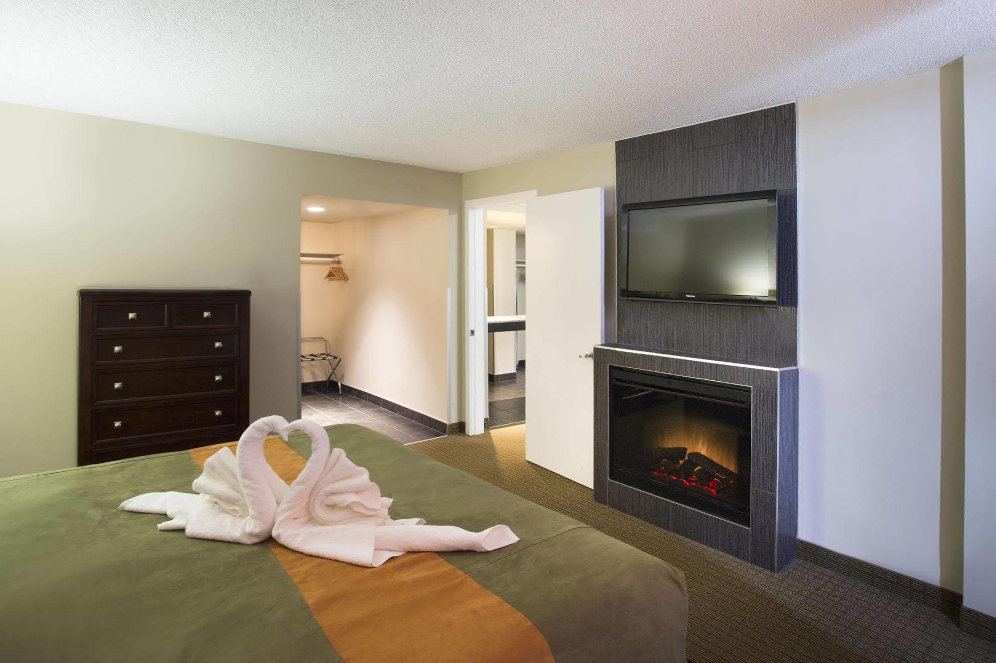 Coliseum Inn Edmonton Ngoại thất bức ảnh