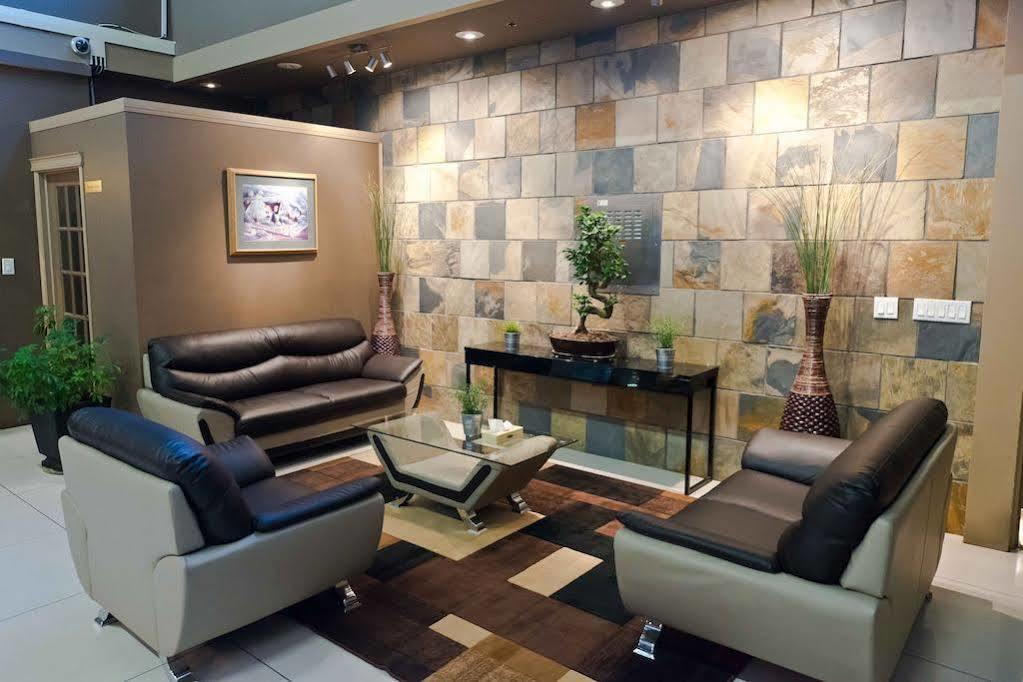 Coliseum Inn Edmonton Ngoại thất bức ảnh
